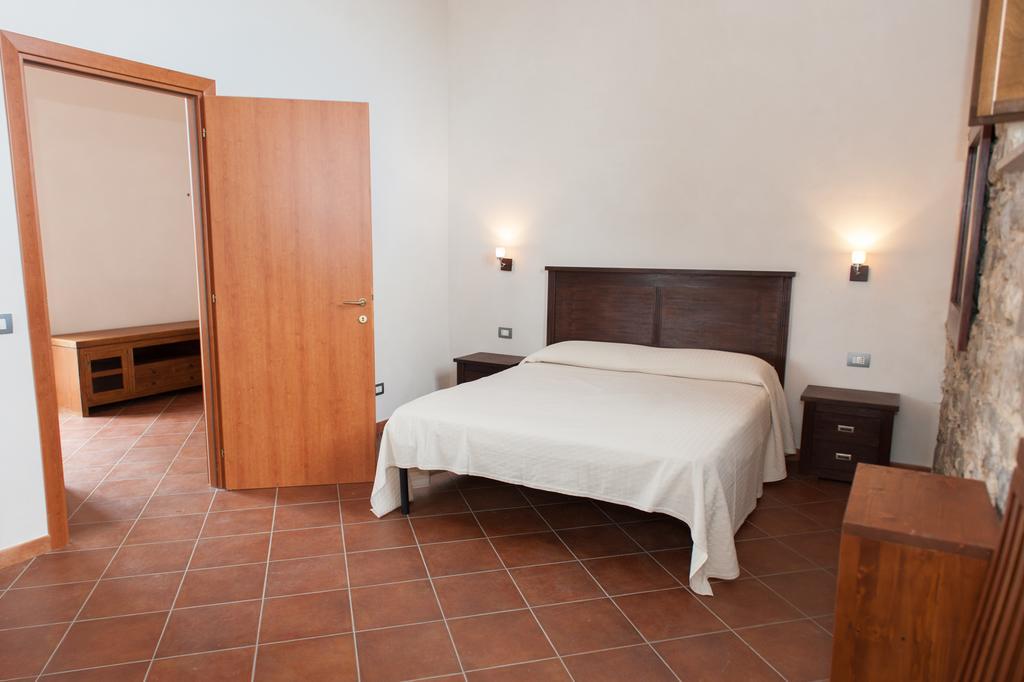 Agriturismo Case Tabarani Collesano Eksteriør bilde