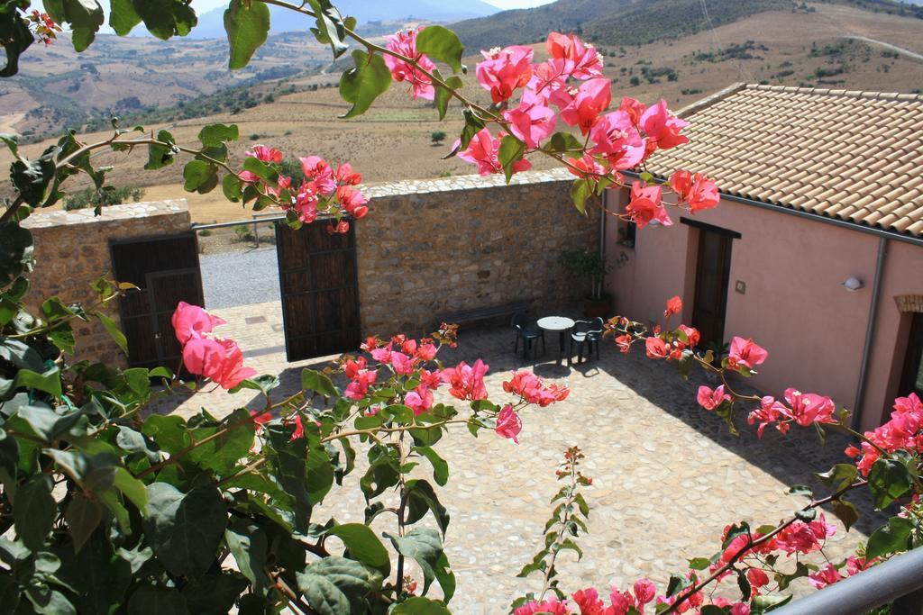 Agriturismo Case Tabarani Collesano Eksteriør bilde