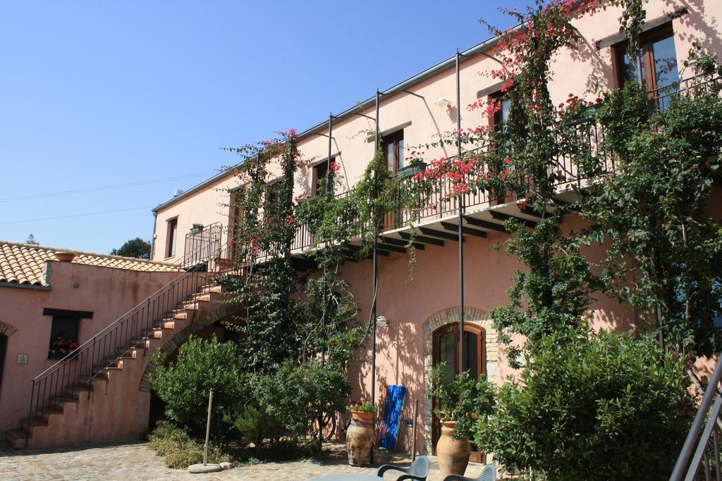Agriturismo Case Tabarani Collesano Eksteriør bilde