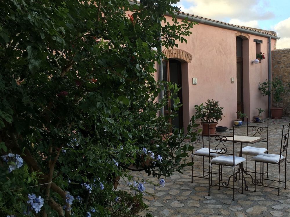 Agriturismo Case Tabarani Collesano Eksteriør bilde