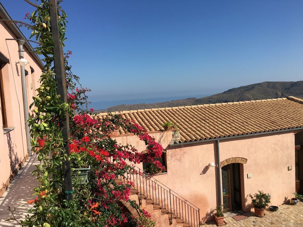 Agriturismo Case Tabarani Collesano Eksteriør bilde