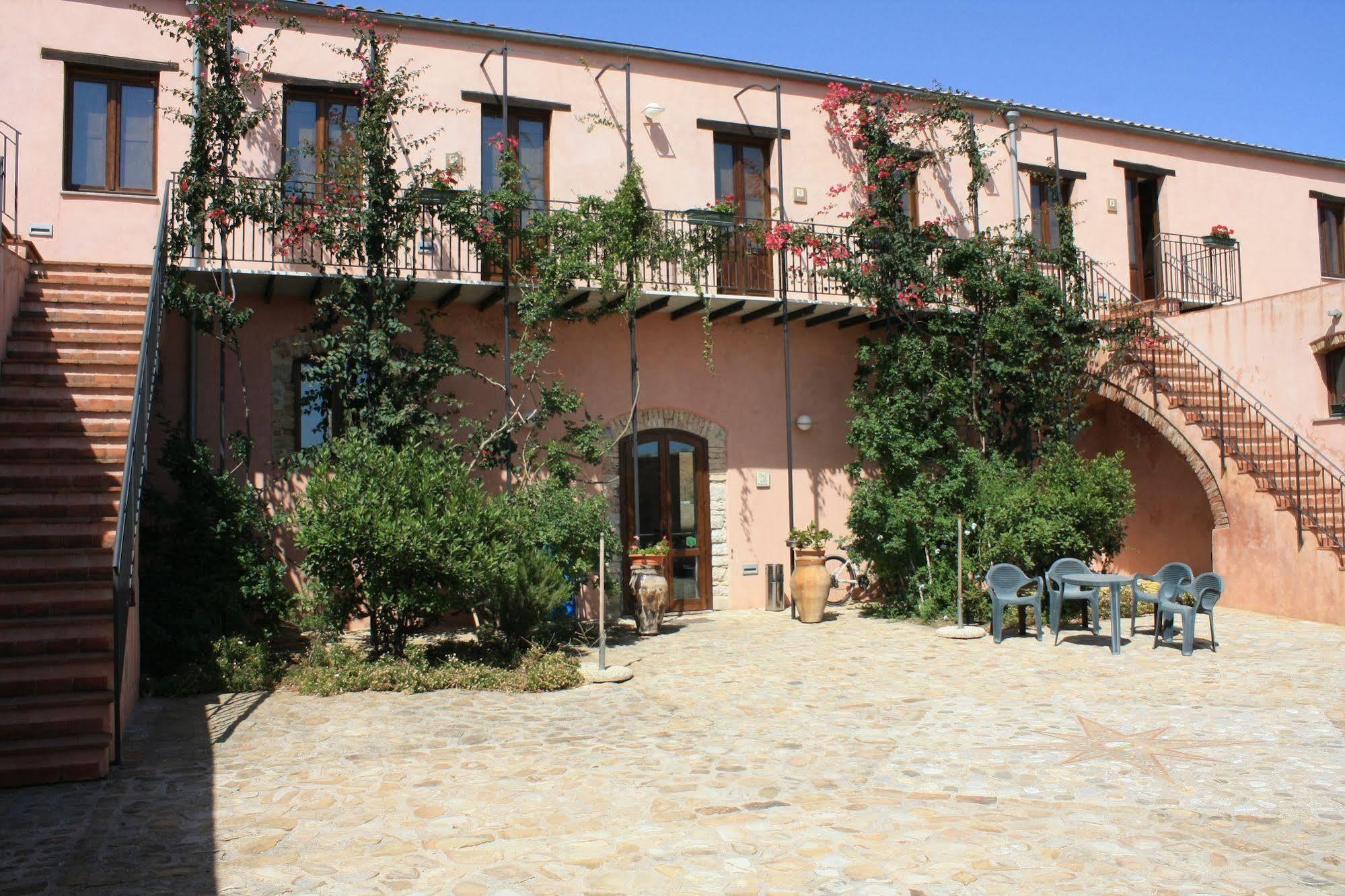 Agriturismo Case Tabarani Collesano Eksteriør bilde