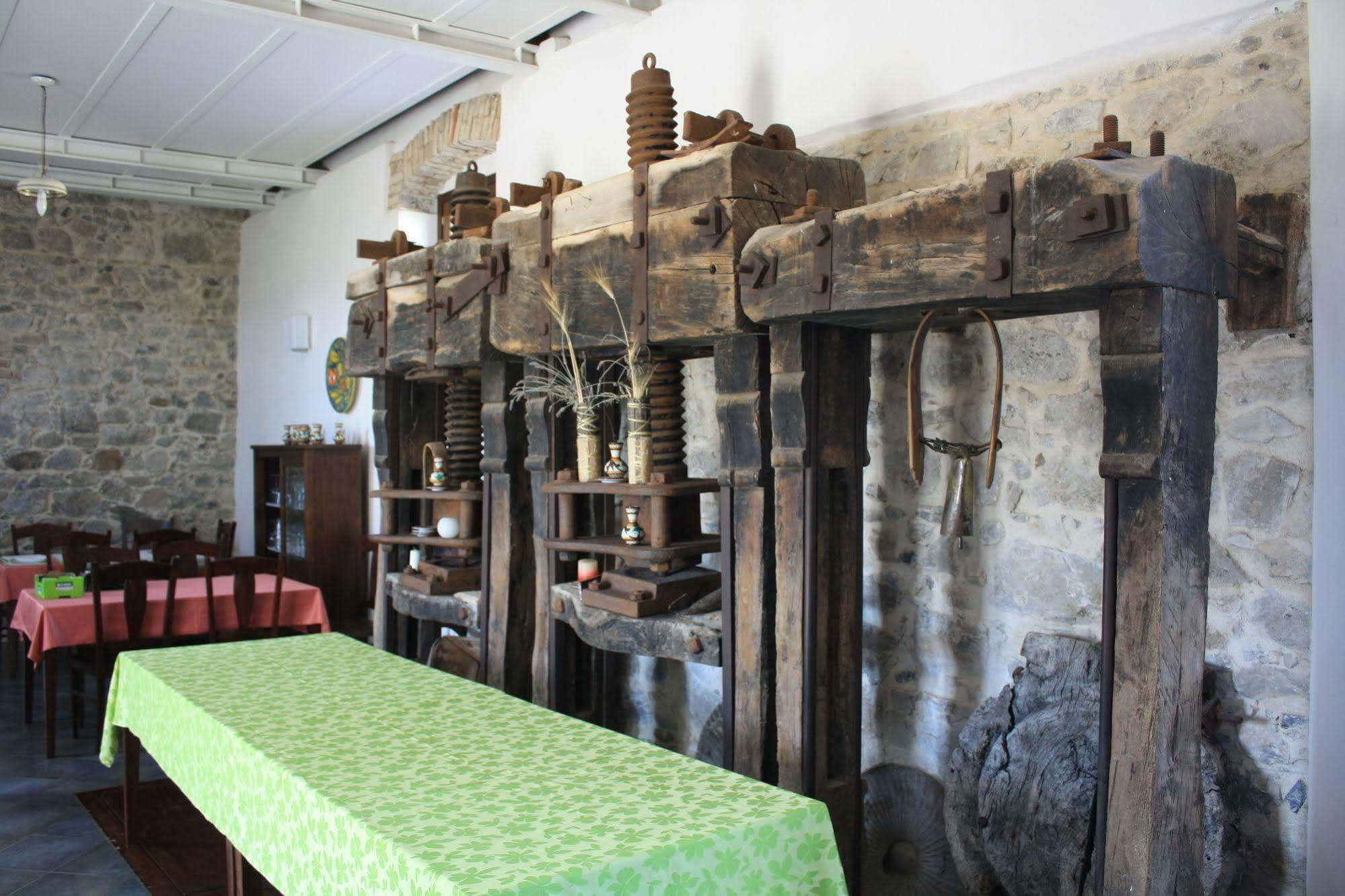 Agriturismo Case Tabarani Collesano Eksteriør bilde
