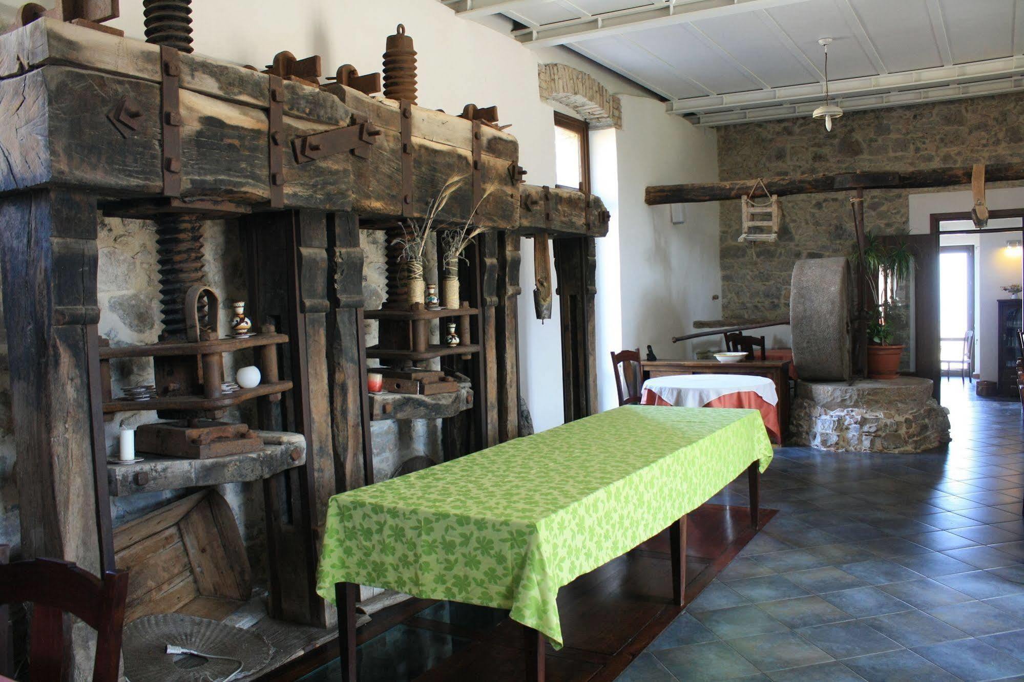 Agriturismo Case Tabarani Collesano Eksteriør bilde