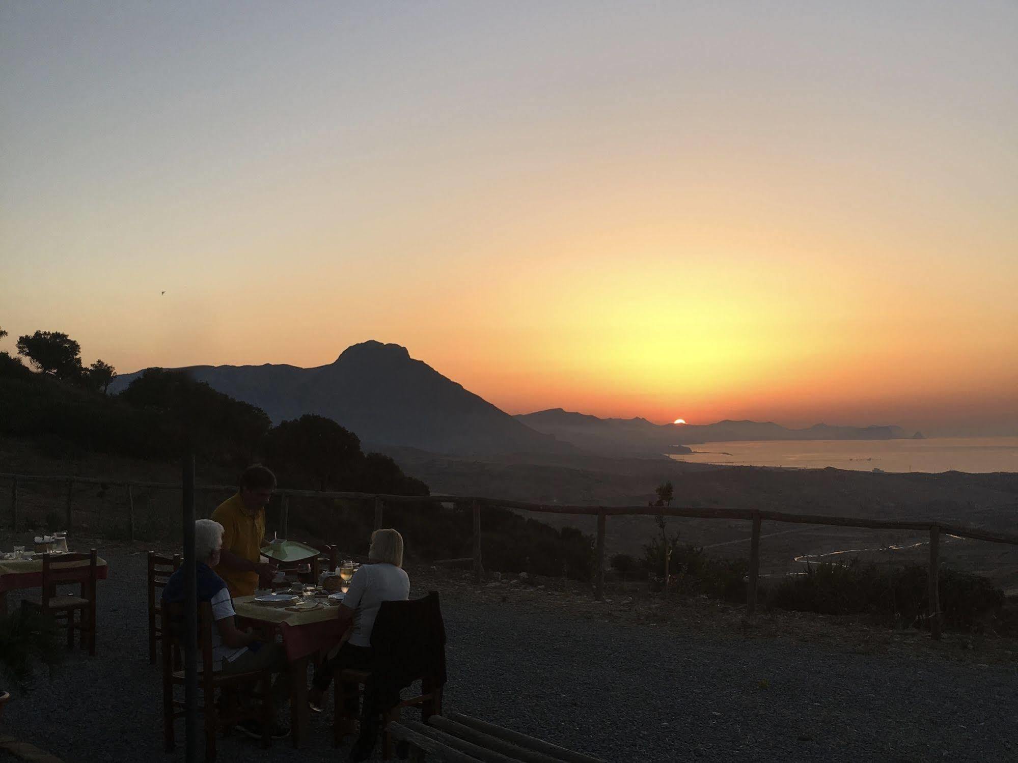 Agriturismo Case Tabarani Collesano Eksteriør bilde